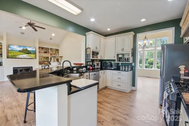 $599,900 | 30 Linn Garden Lane, Swannanoa, NC 28778