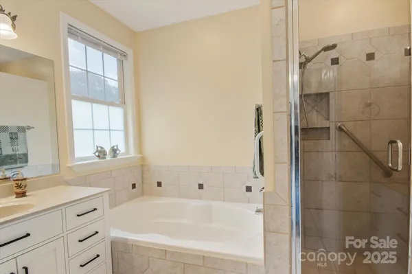 $599,900 | 30 Linn Garden Lane, Swannanoa, NC 28778