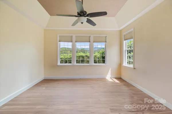 $599,900 | 30 Linn Garden Lane, Swannanoa, NC 28778