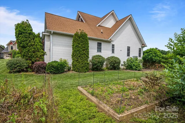 $599,900 | 30 Linn Garden Lane, Swannanoa, NC 28778