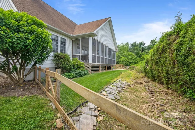$599,900 | 30 Linn Garden Lane, Swannanoa, NC 28778