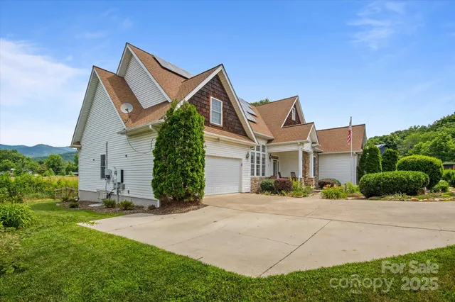 $599,900 | 30 Linn Garden Lane, Swannanoa, NC 28778