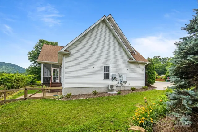 $599,900 | 30 Linn Garden Lane, Swannanoa, NC 28778