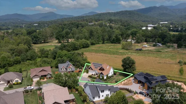 $599,900 | 30 Linn Garden Lane, Swannanoa, NC 28778
