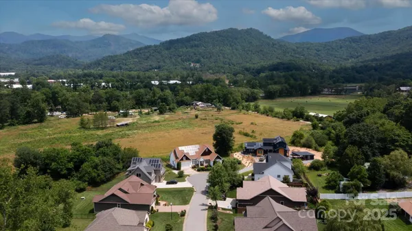 $599,900 | 30 Linn Garden Lane, Swannanoa, NC 28778