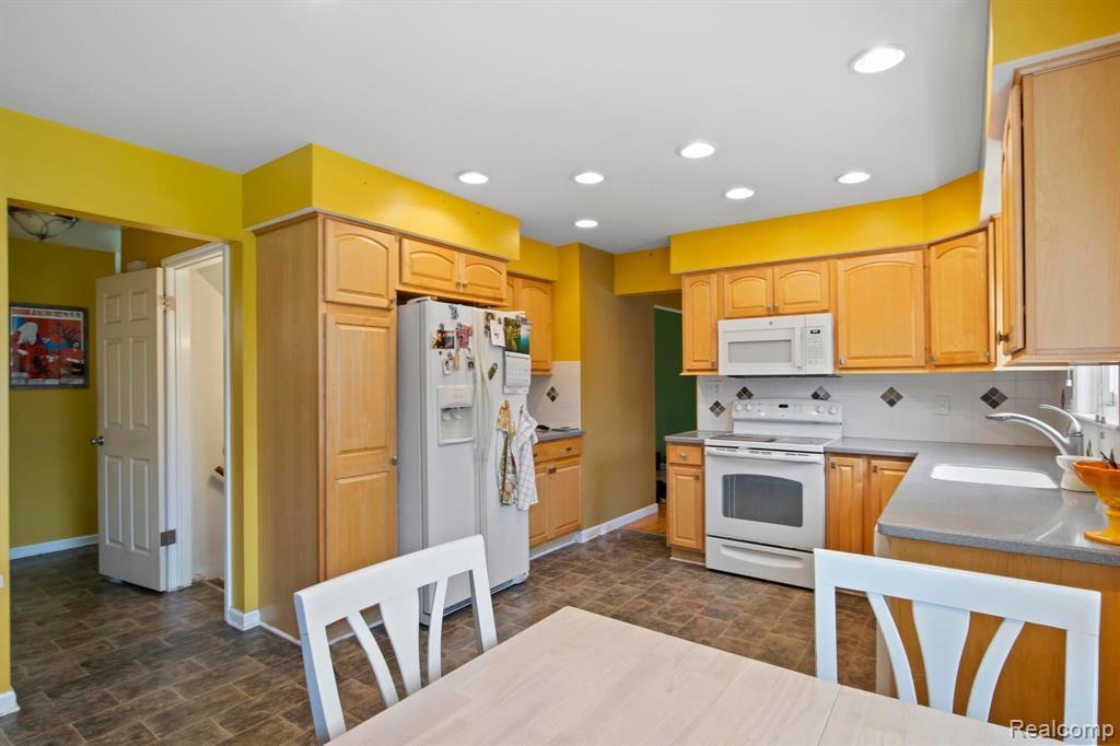 19048 Stonewood Road Riverview, MI 48193 - Photo 21 of 42 Gallery Image 21