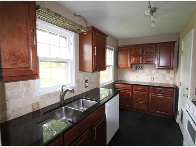 131 Edgemont Road Rochester, NY 14620 - Photo 2 of 19 Kitchen