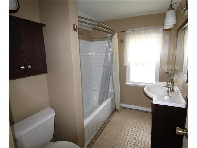 131 Edgemont Road Rochester, NY 14620 - Photo 10 of 19 Bathroom