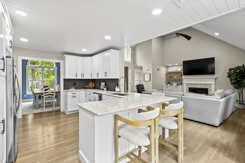 102 Cairn Ridge Road Falmouth, MA 02536 - Photo 6 of 38