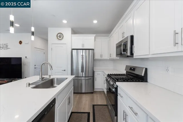 $4,250 | 300 Hideaway Lane, Pittsburg, CA 94565