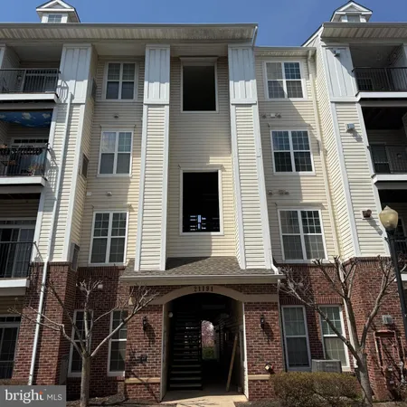 $378,900 | 21191 McFadden Square, Unit 407, Sterling, VA 20165