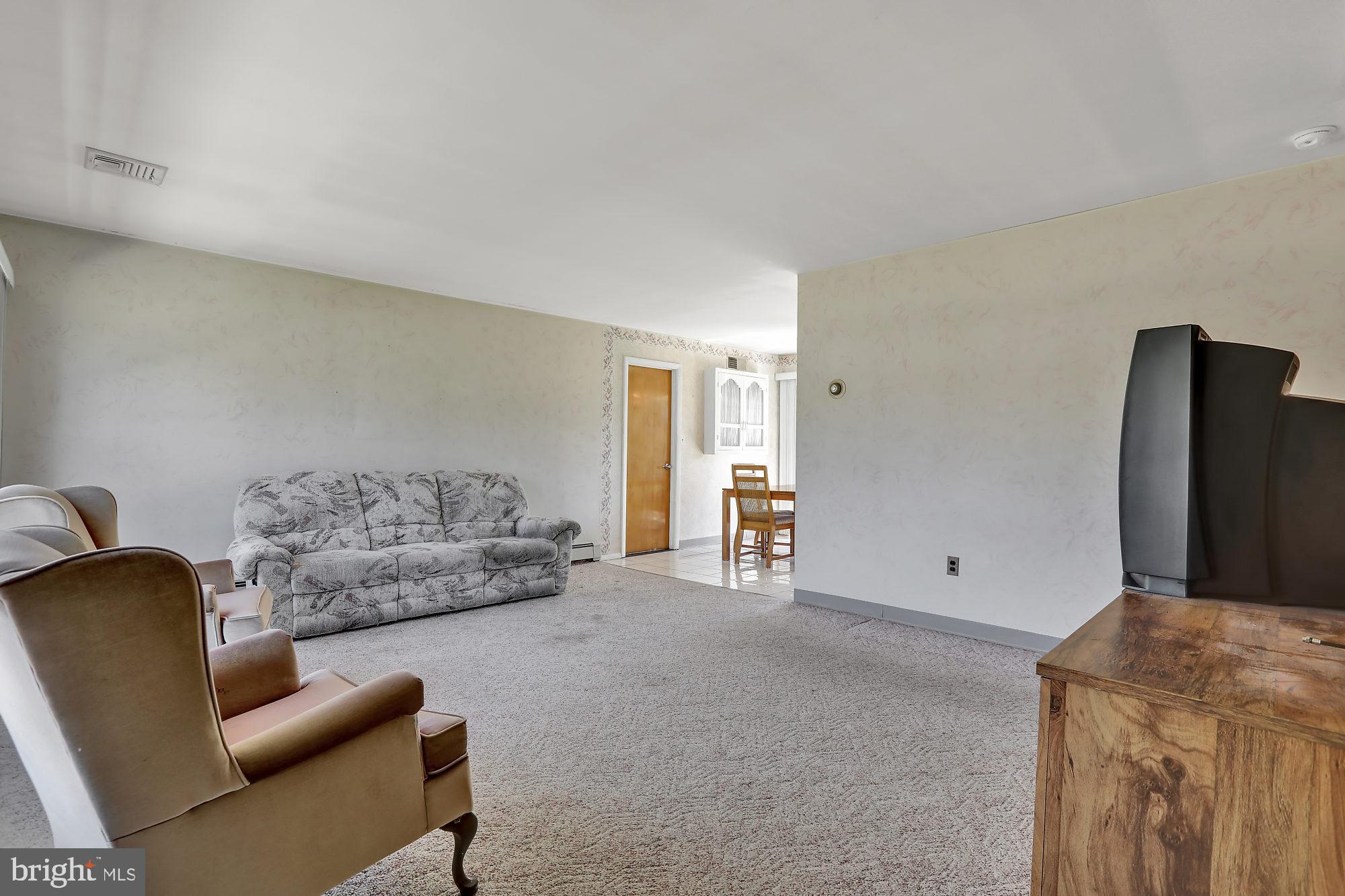 28 Hybrid Road Levittown, PA 19056 - Photo 3 of 28 Gallery Image 3