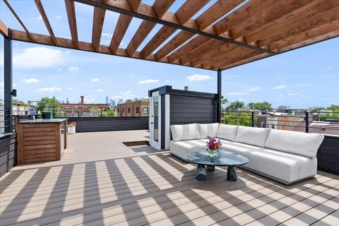 $1,225,000 | 610 North Damen Avenue, Chicago, IL 60612