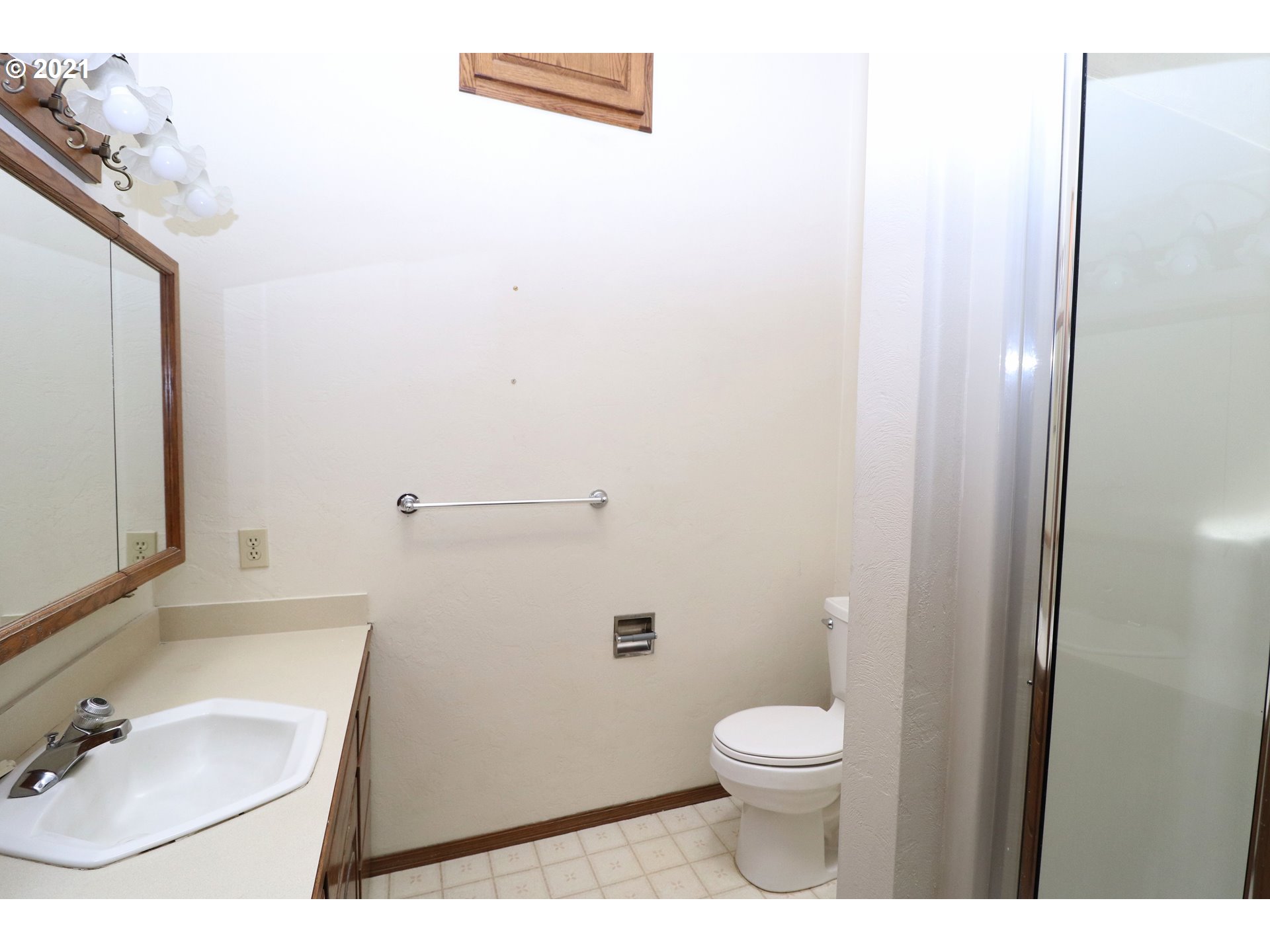 675 Rayner Avenue Springfield, OR 97477 - Photo 18 of 32