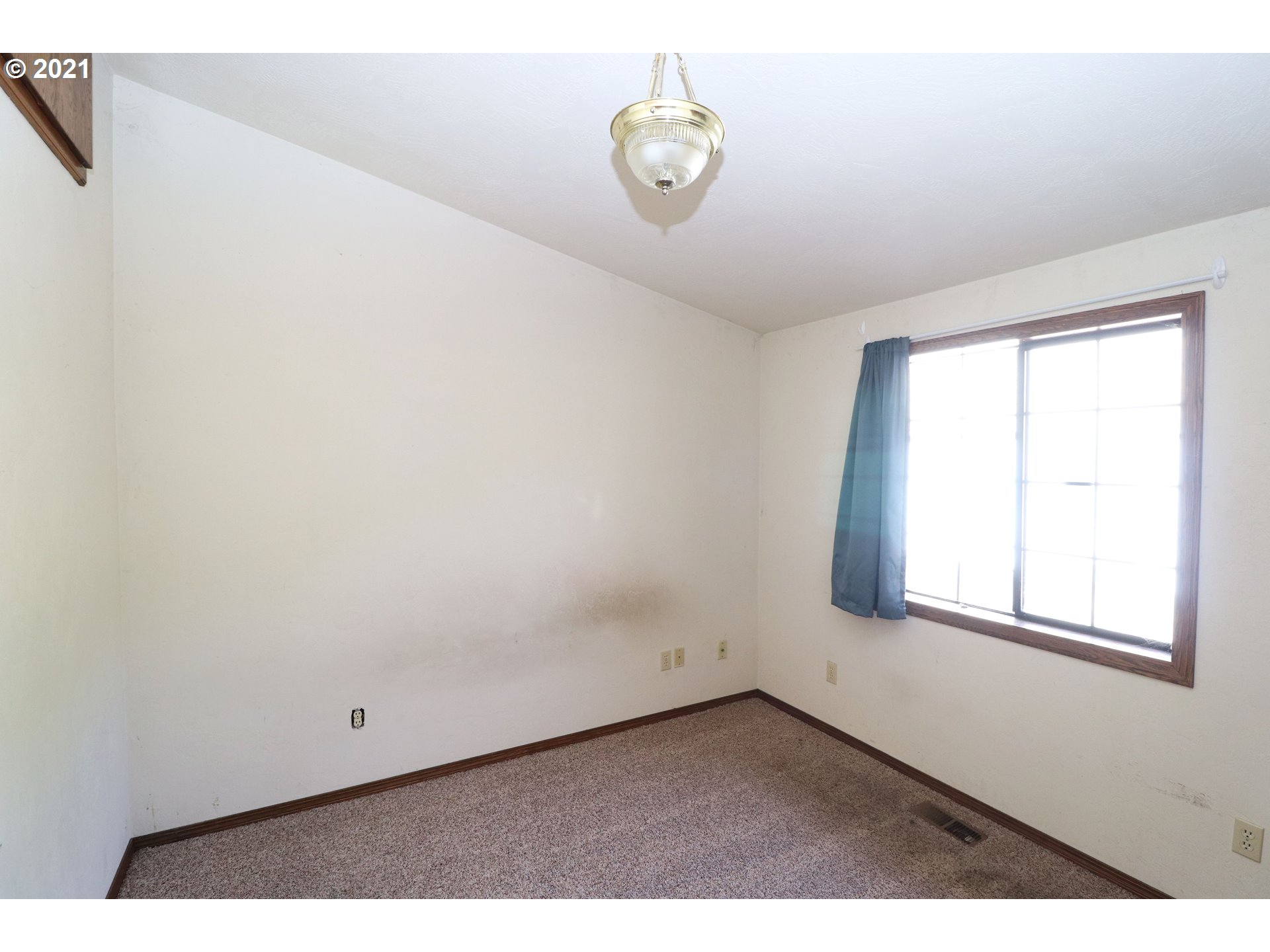 675 Rayner Avenue Springfield, OR 97477 - Photo 19 of 32
