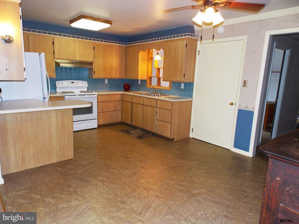 4888 Walters Hatchery Road Spring Grove, PA 17362 - Photo 6 of 30