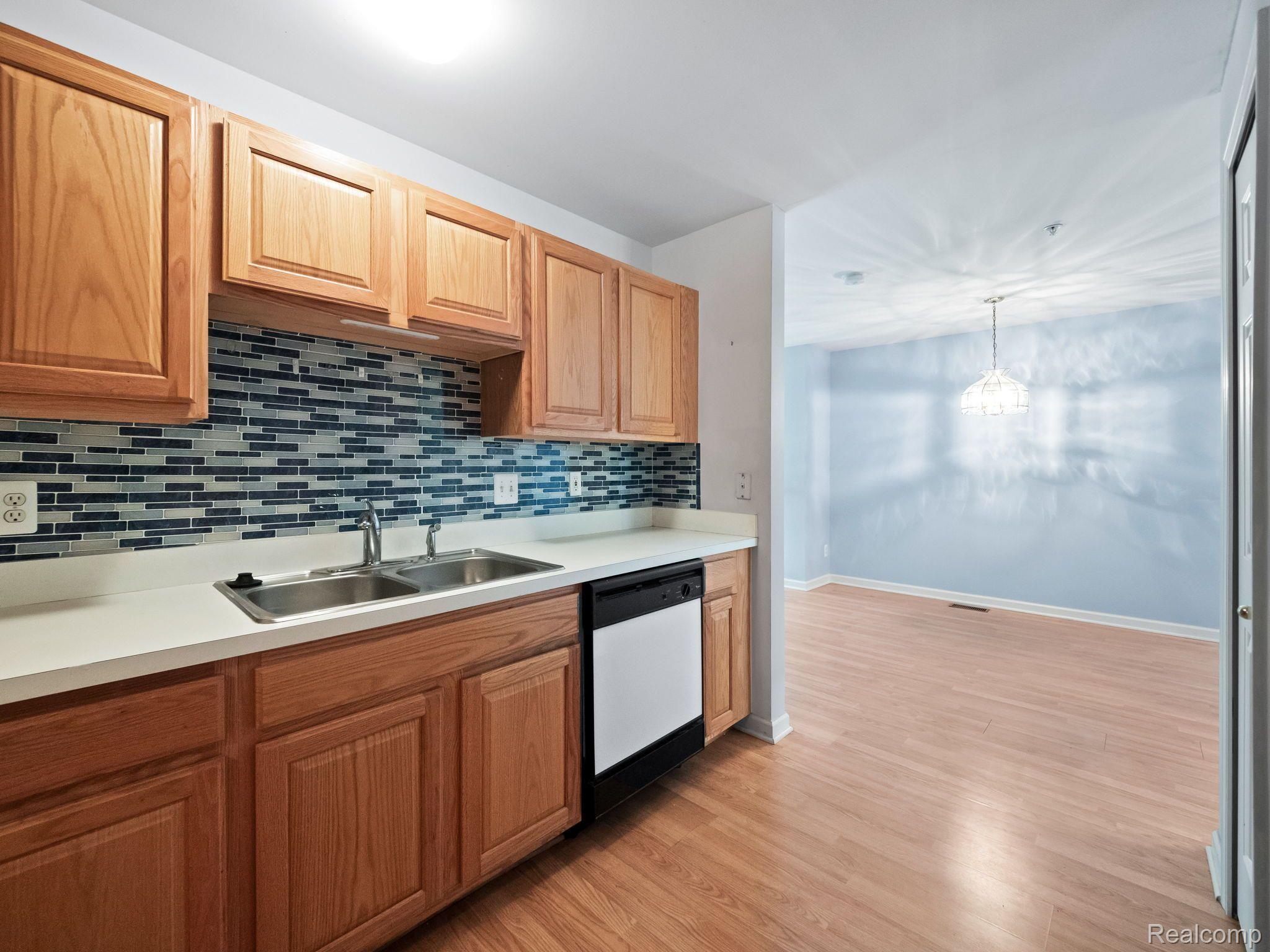 16920 Farmington Road Livonia, MI 48154 - Photo 11 of 28 Gallery Image 11