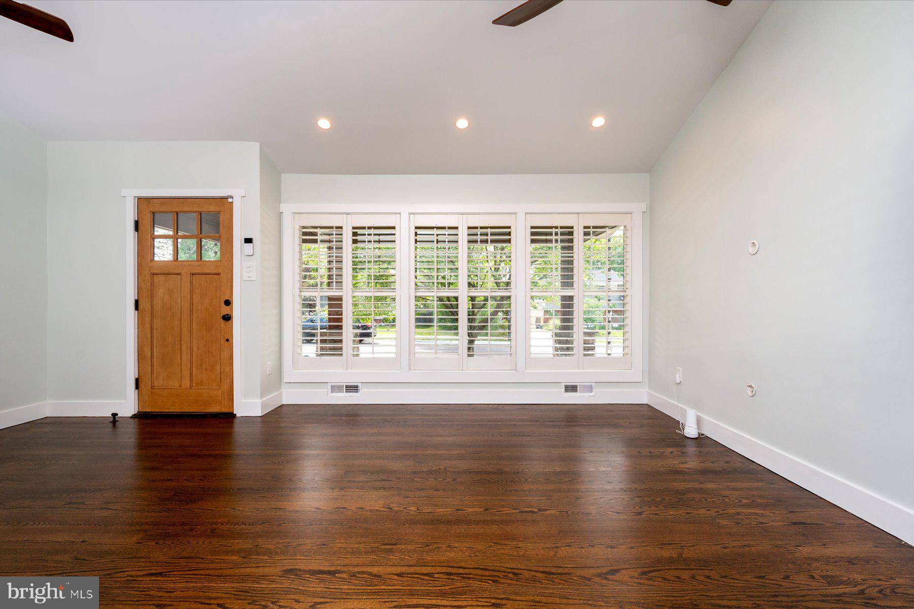 102 Sycamore Road Severna Park, MD 21146 - Photo 5 of 30