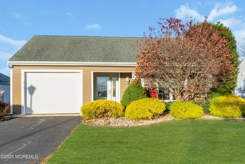 $325,000 | 2 Weybridge Place, Manchester Township, NJ 08759