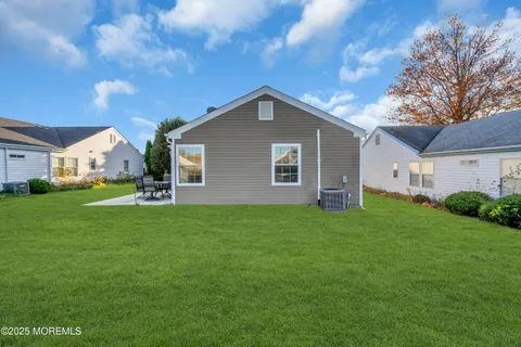 $325,000 | 2 Weybridge Place, Manchester Township, NJ 08759