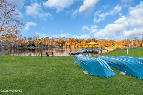 $325,000 | 2 Weybridge Place, Manchester Township, NJ 08759