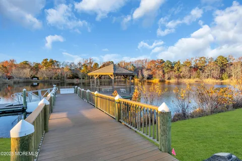 $325,000 | 2 Weybridge Place, Manchester Township, NJ 08759