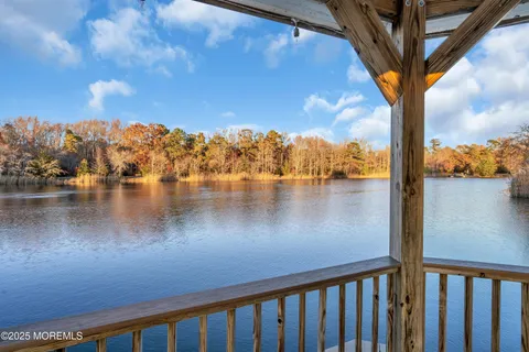 $325,000 | 2 Weybridge Place, Manchester Township, NJ 08759