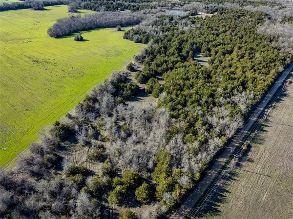 a view of an outdoor space
