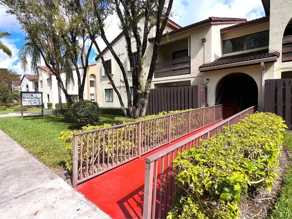 $2,550 | 8911 Southwest 123rd Court, Unit 101, Miami, FL 33186