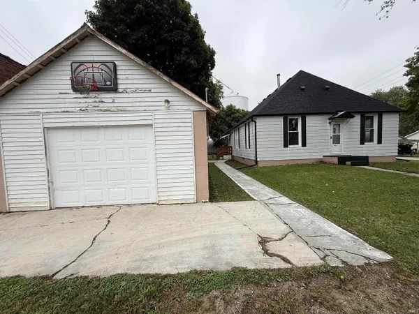$180,000 | 7077 West 450 South, Williamsport, IN 47993