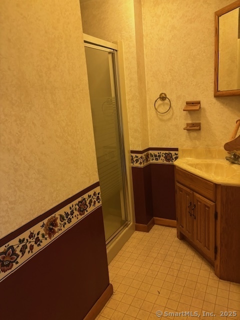 Undisclosed Address Hamden, CT 06517 - Photo 2 of 9