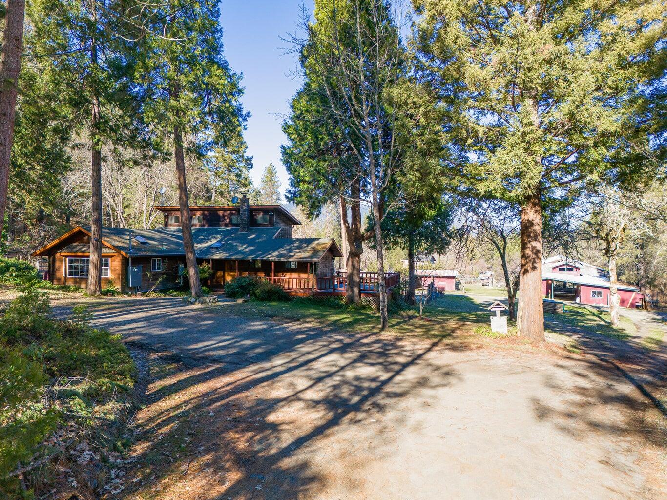 1956 East Fork Road Williams, OR 97544 - Photo 3 of 40 1