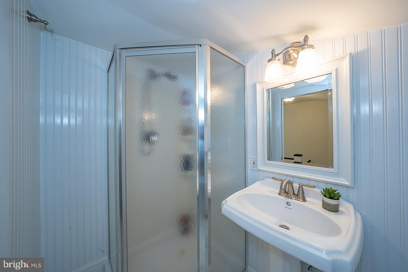 21 Henley Road Wynnewood, PA 19096 - Photo 30 of 36 Full Bathroom #3