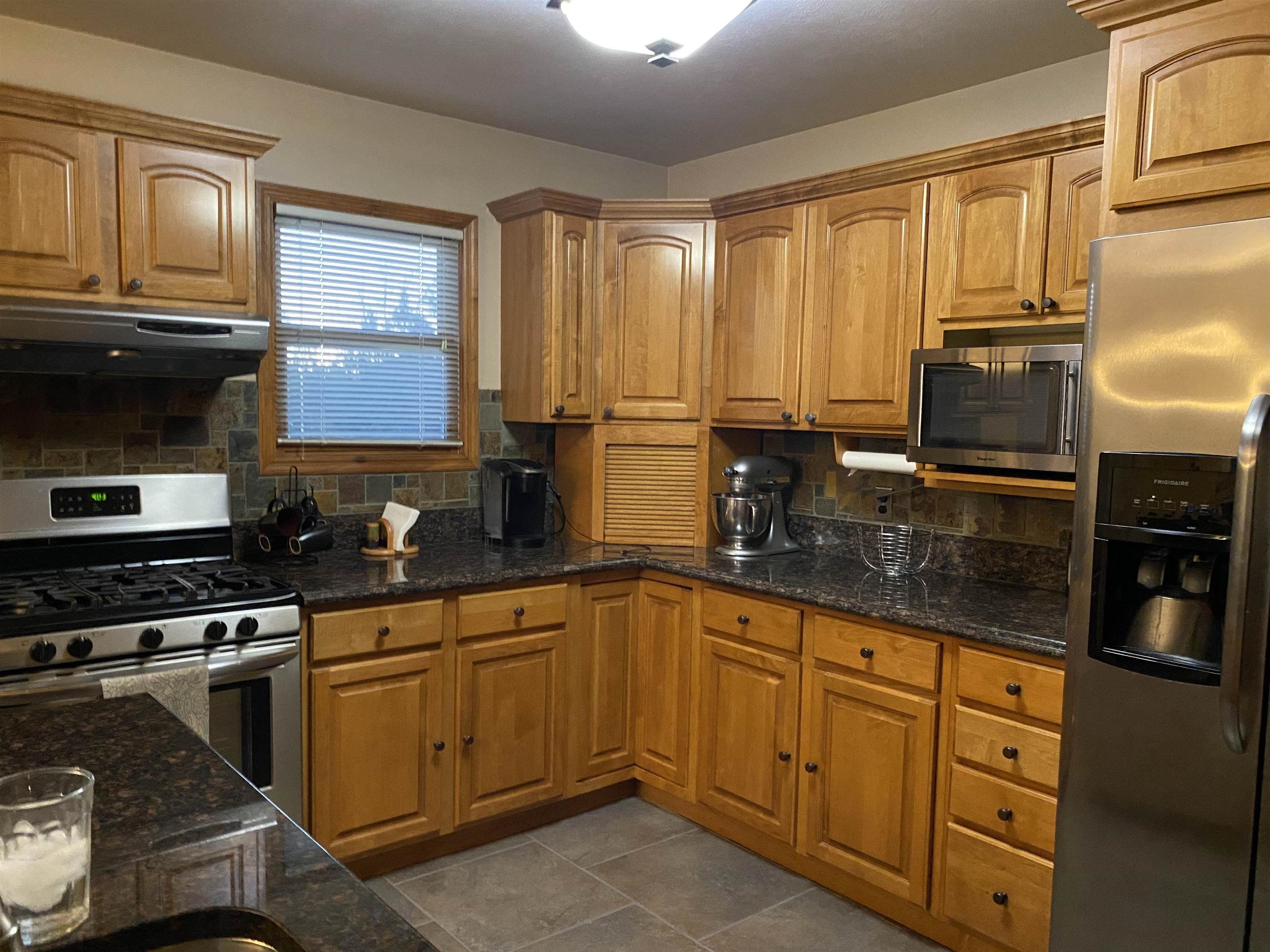 7022 46 1/2 Road Cadillac, MI 49601 - Photo 10 of 39 1903831-9.JPG