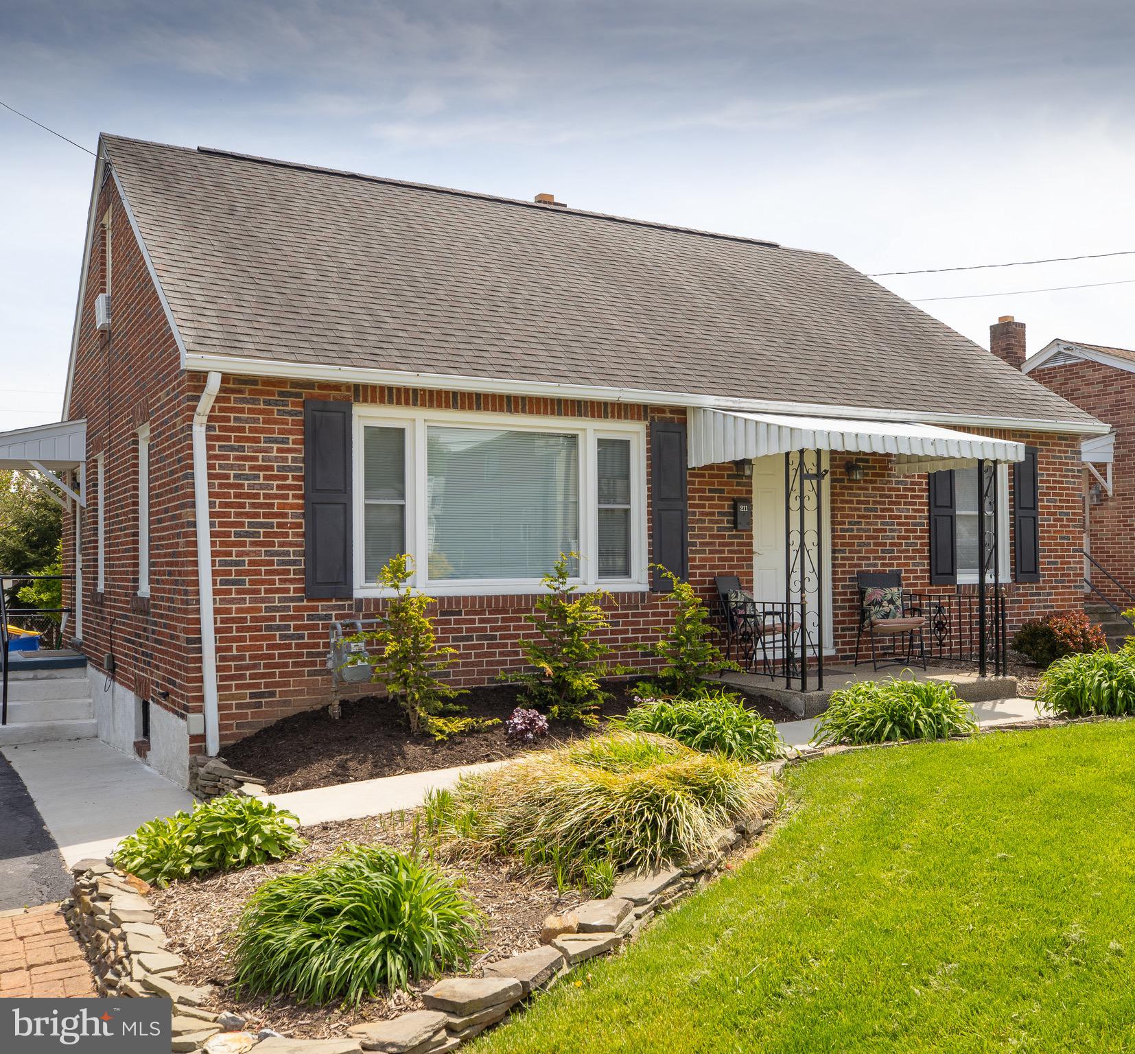 211 Maple Street Manchester, PA 17345 - Photo 1 of 36 Gallery Image 1