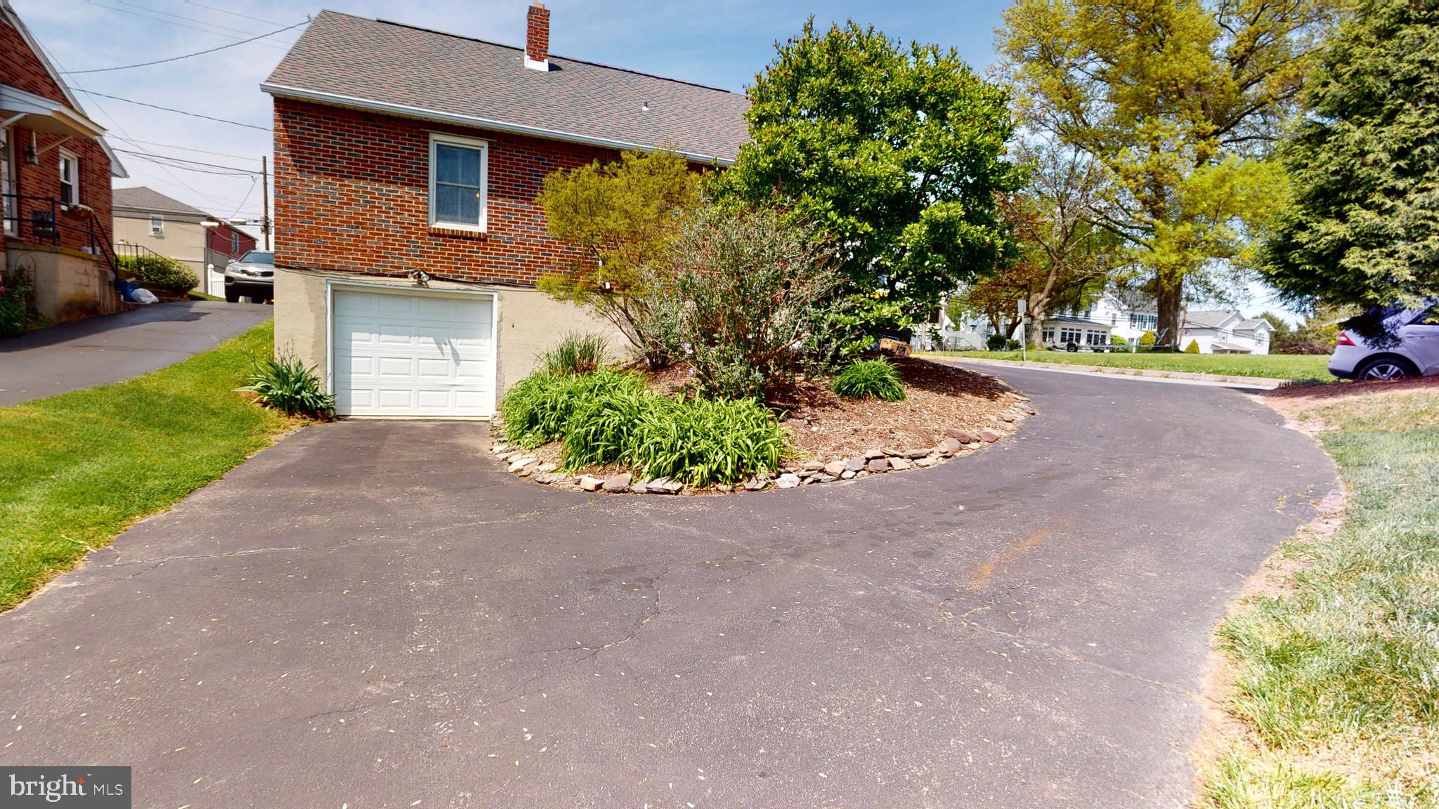 211 Maple Street Manchester, PA 17345 - Photo 25 of 36 Gallery Image 25