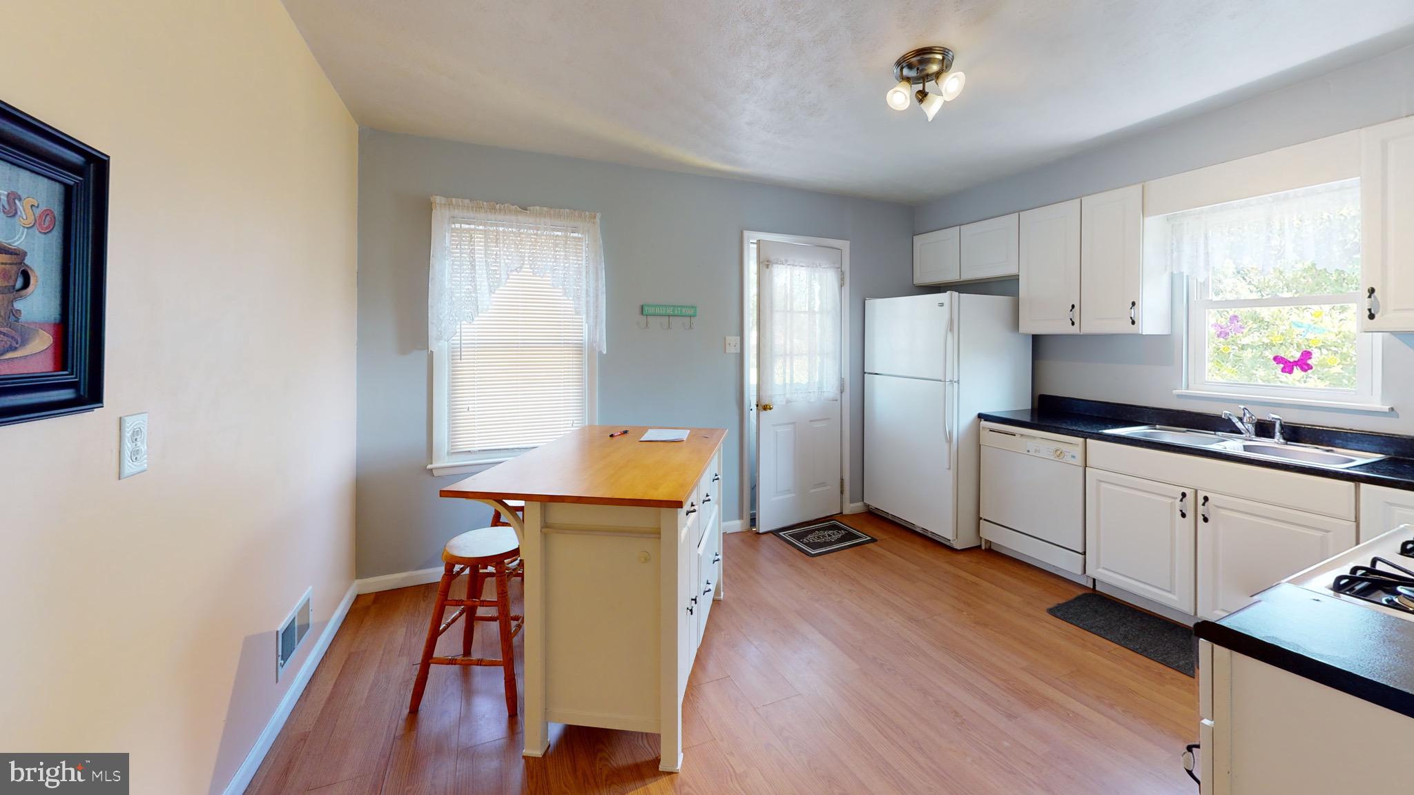 211 Maple Street Manchester, PA 17345 - Photo 32 of 36 Gallery Image 32