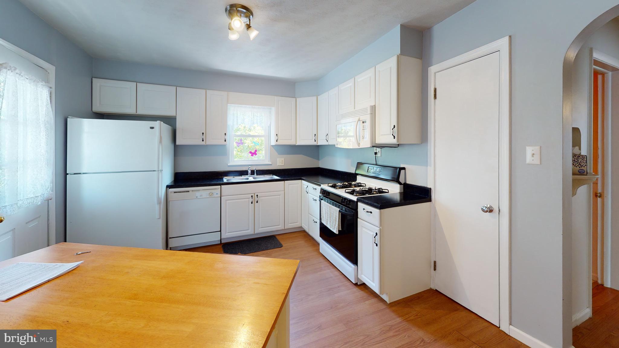 211 Maple Street Manchester, PA 17345 - Photo 33 of 36 Gallery Image 33