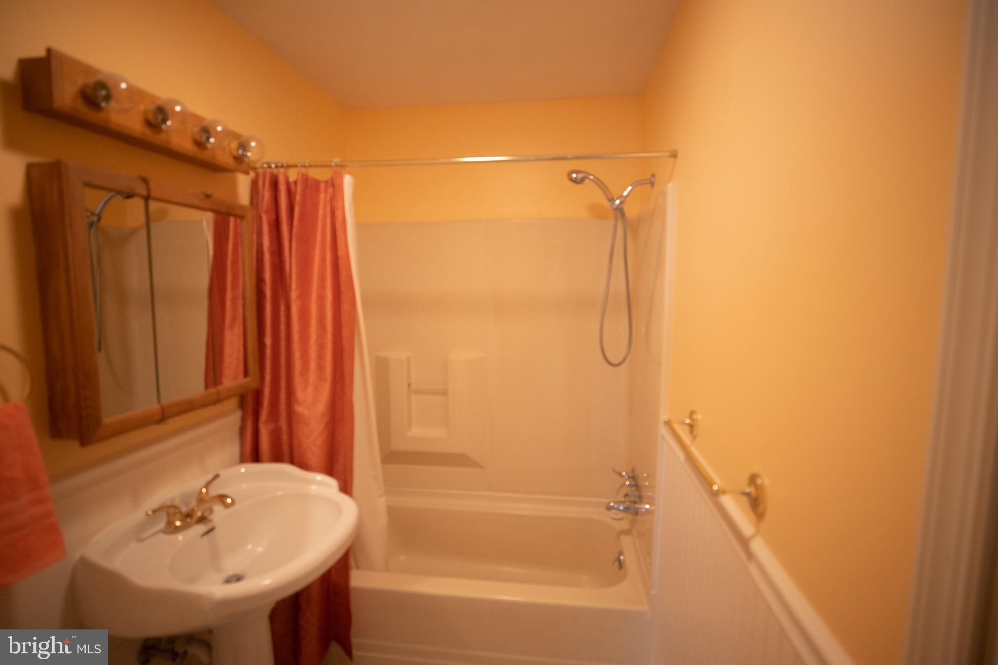 211 Maple Street Manchester, PA 17345 - Photo 7 of 36 Gallery Image 7