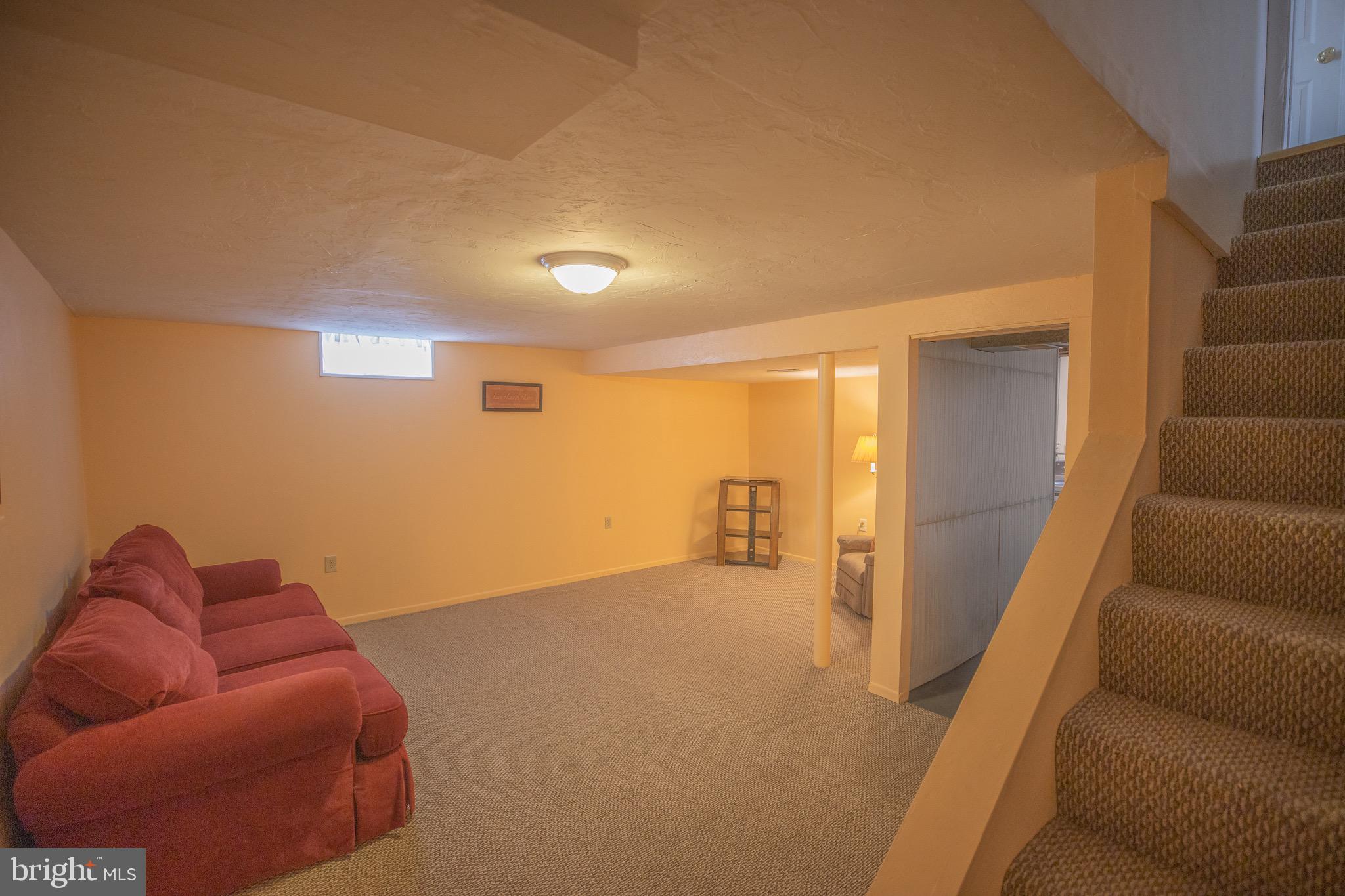 211 Maple Street Manchester, PA 17345 - Photo 8 of 36 Gallery Image 8