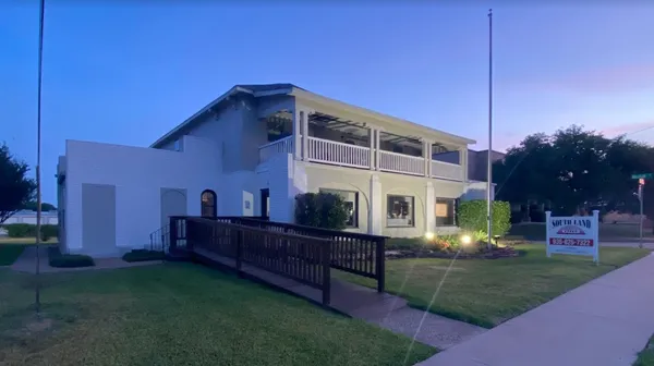 $1,500 | 329 East Washington Avenue, Unit 201, Navasota, TX 77868