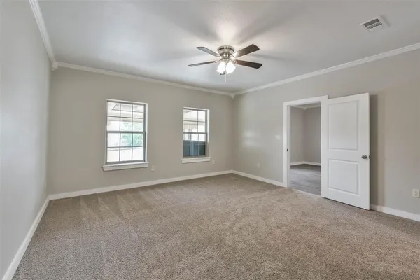 $1,500 | 329 East Washington Avenue, Unit 201, Navasota, TX 77868