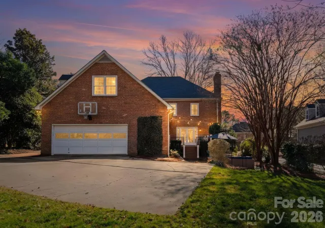 $1,049,000 | 9800 Chatham Oaks Trail, Charlotte, NC 28210