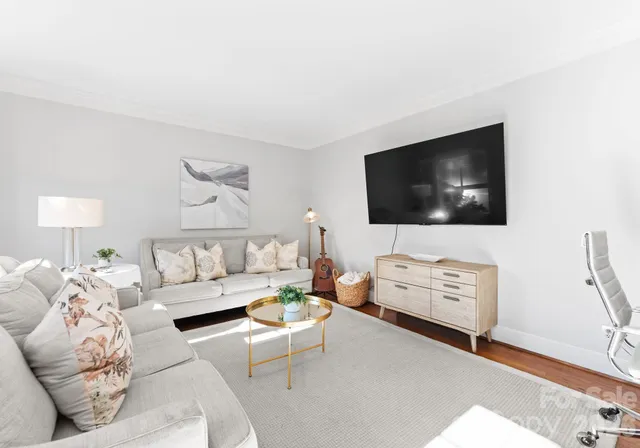 $1,049,000 | 9800 Chatham Oaks Trail, Charlotte, NC 28210