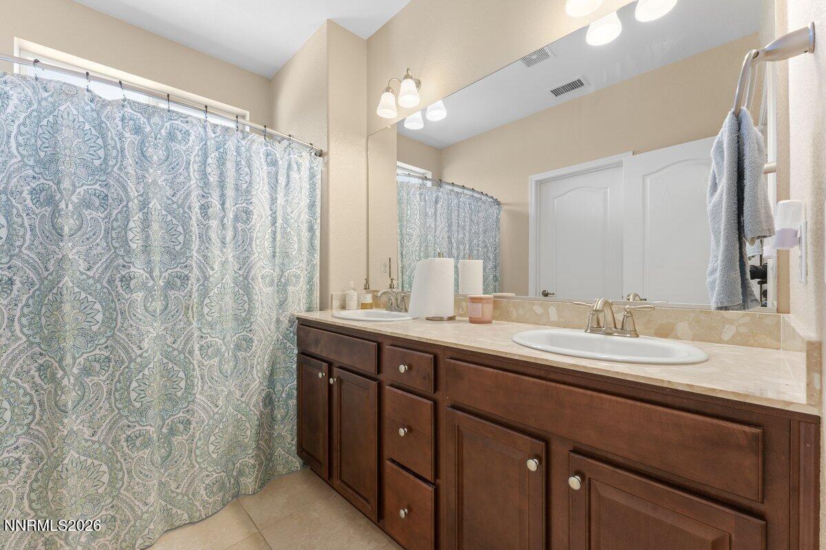 1825 Cholula Drive Reno, NV 89521 - Photo 19 of 26 1825 Cholula- bathroom