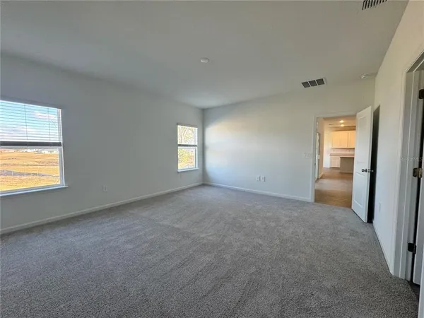 a view of empty room with window