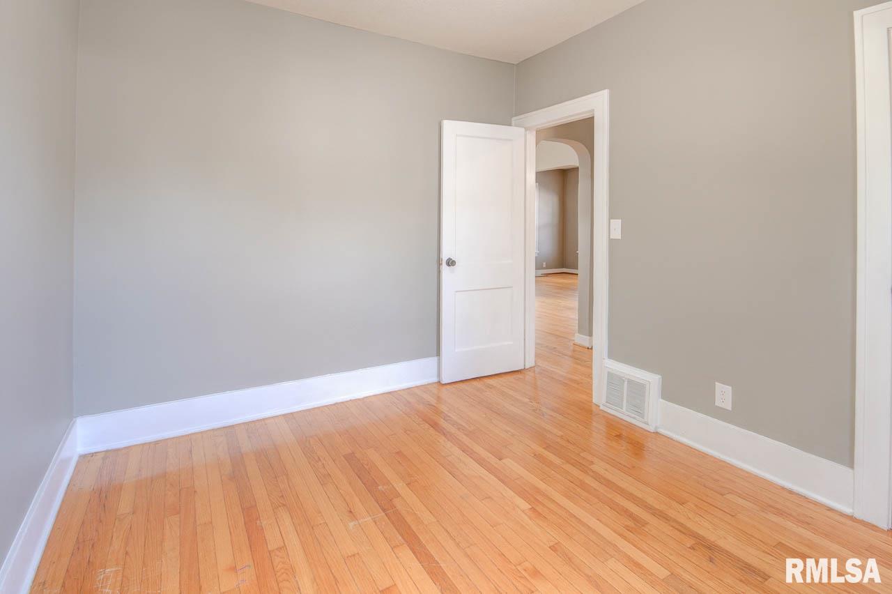 2211 Jersey Ridge Road Davenport, IA 52803 - Photo 16 of 30 Gallery Image 16