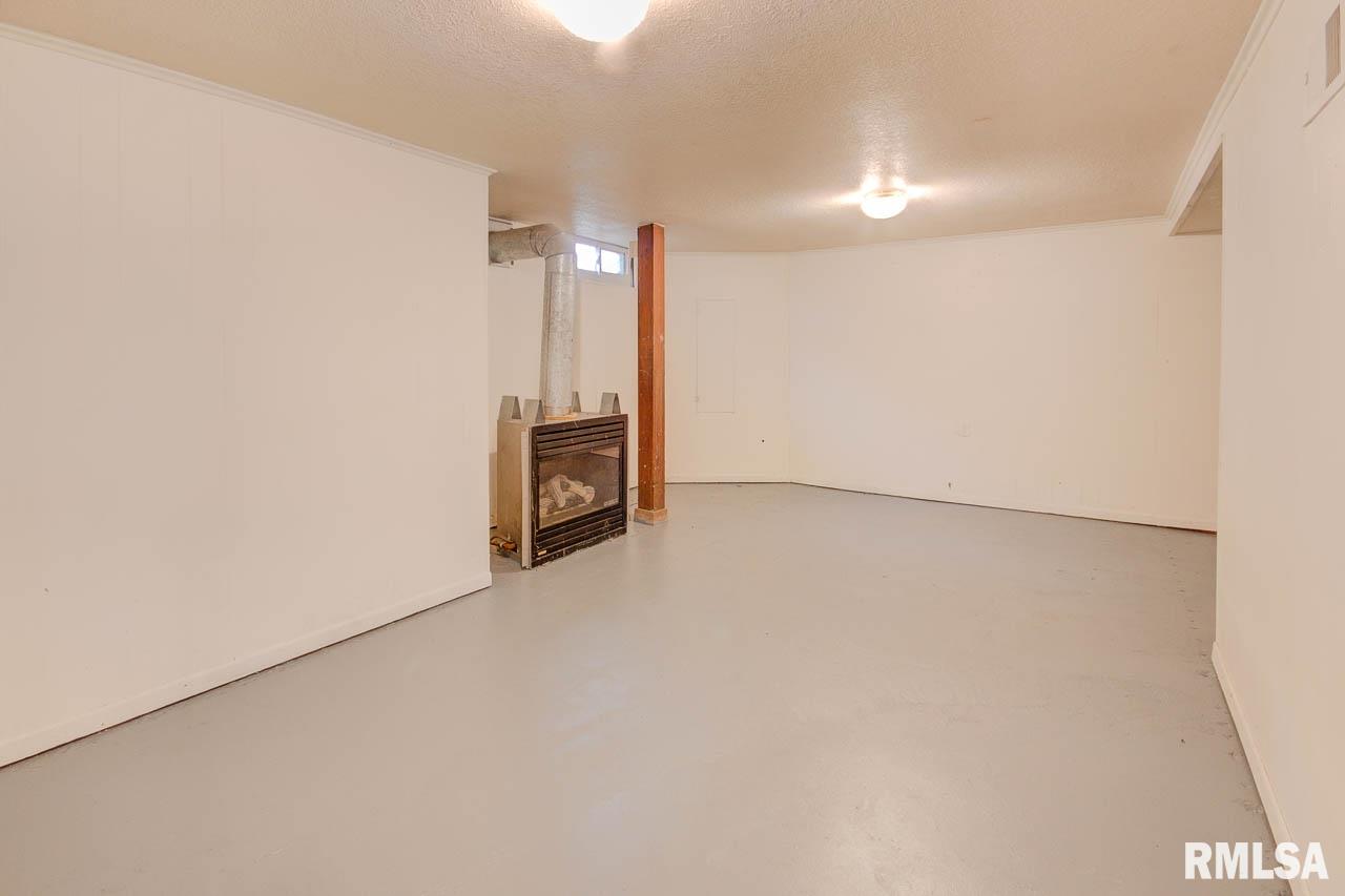 2211 Jersey Ridge Road Davenport, IA 52803 - Photo 29 of 30 Gallery Image 29