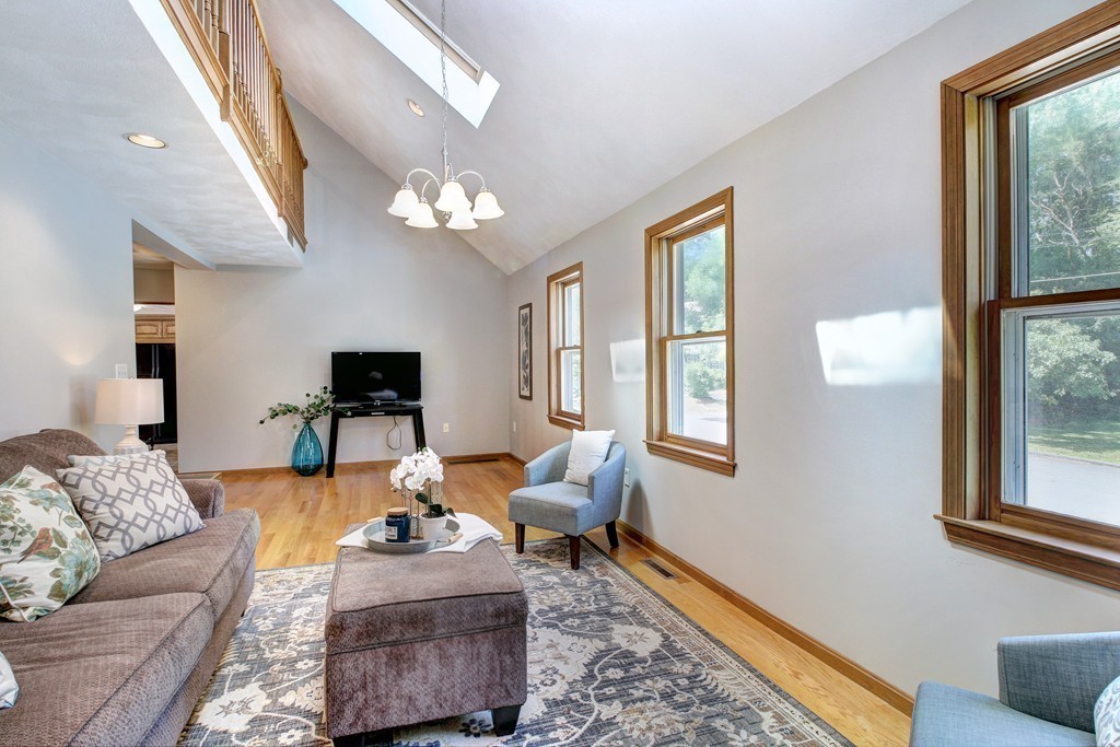 35 Fairmeadow Road Wilmington, MA 01887 - Photo 8 of 30 Gallery Image 8