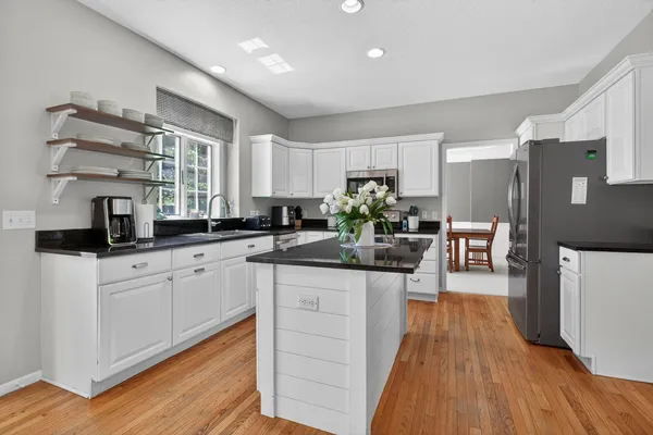 $549,900 | 2611 Heather Glen Circle, Bettendorf, IA 52722